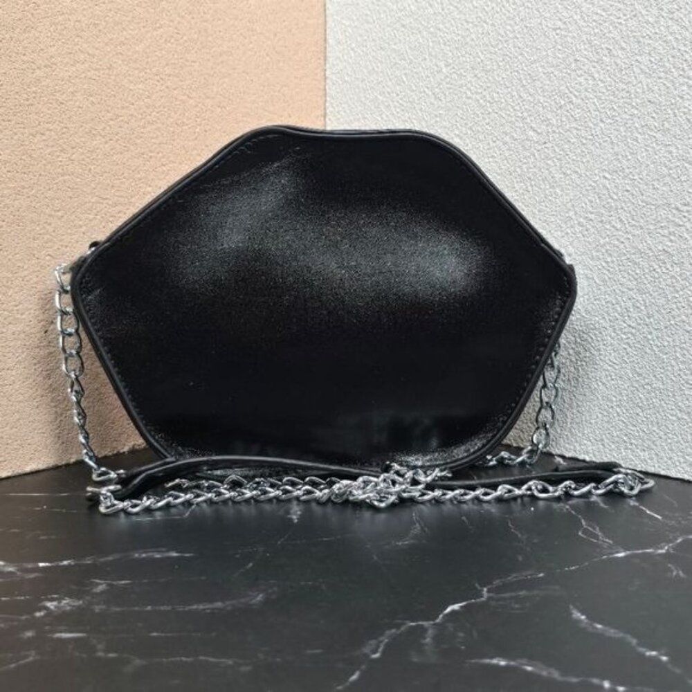 🎃 Glamorous Glitter Vampire Lips Crossbody Bag‎ (NWOT) - Picture 3 of 11